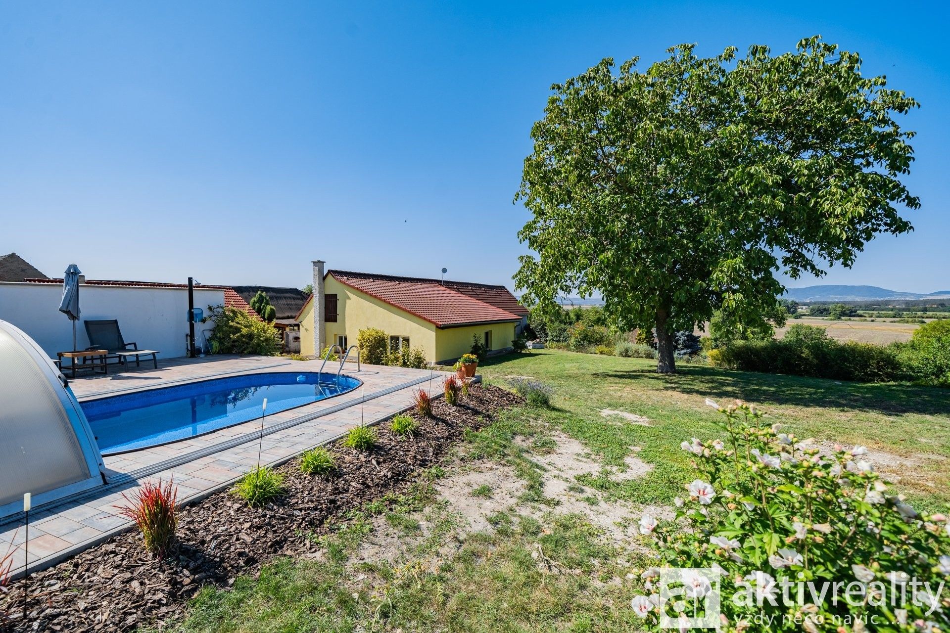 Rodinné domy, Na Vršku, Hrobce, 144 m²