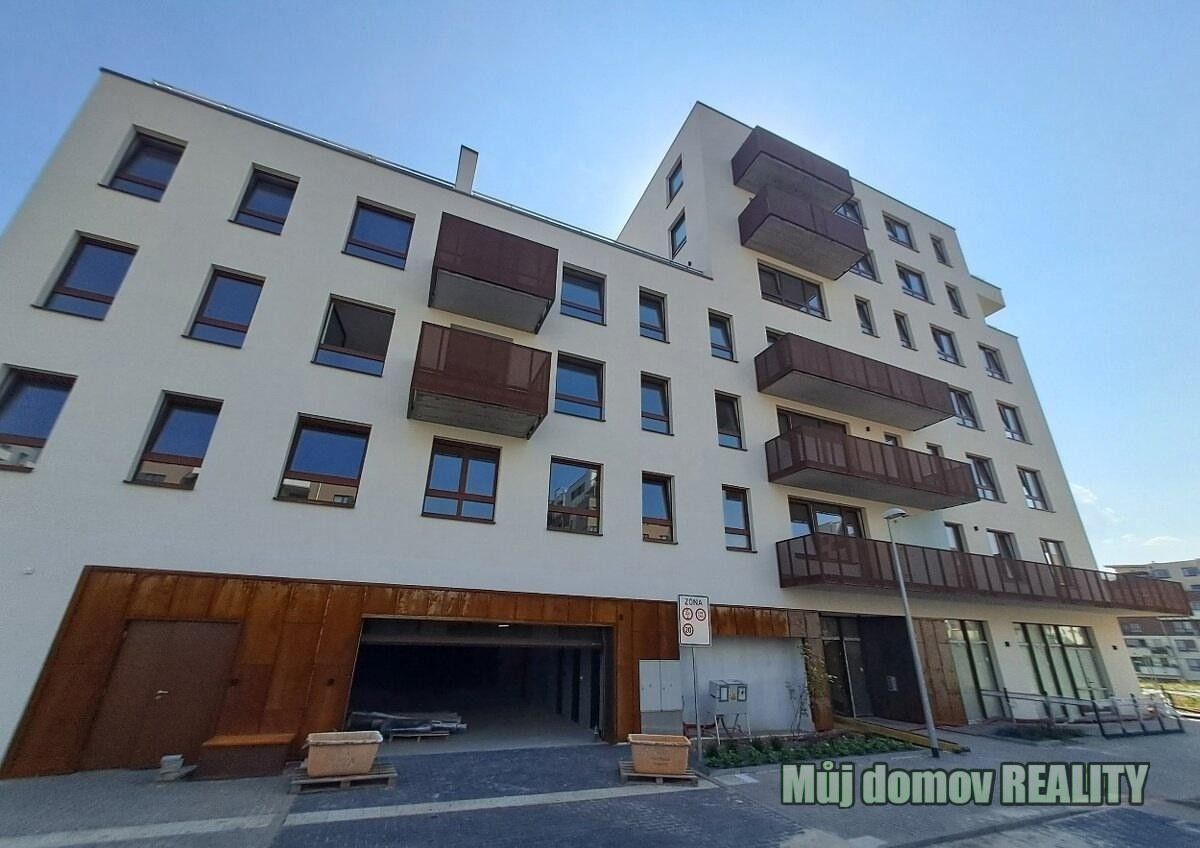 3+kk, Kardausova, Praha, 88 m²