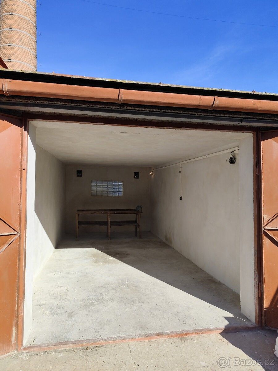 Garáže, Opava, 747 07