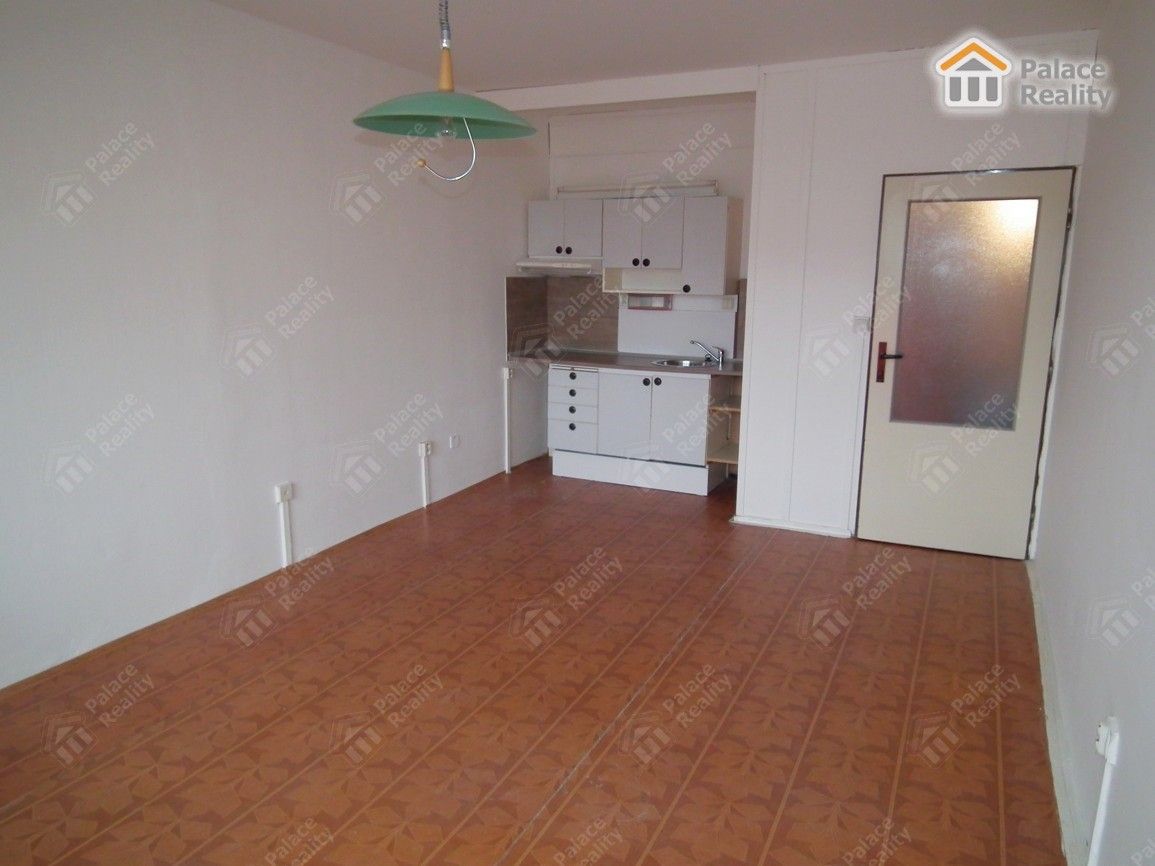 Pronájem byt 1+kk - Jana Masaryka, Hradec Králové, 32 m²