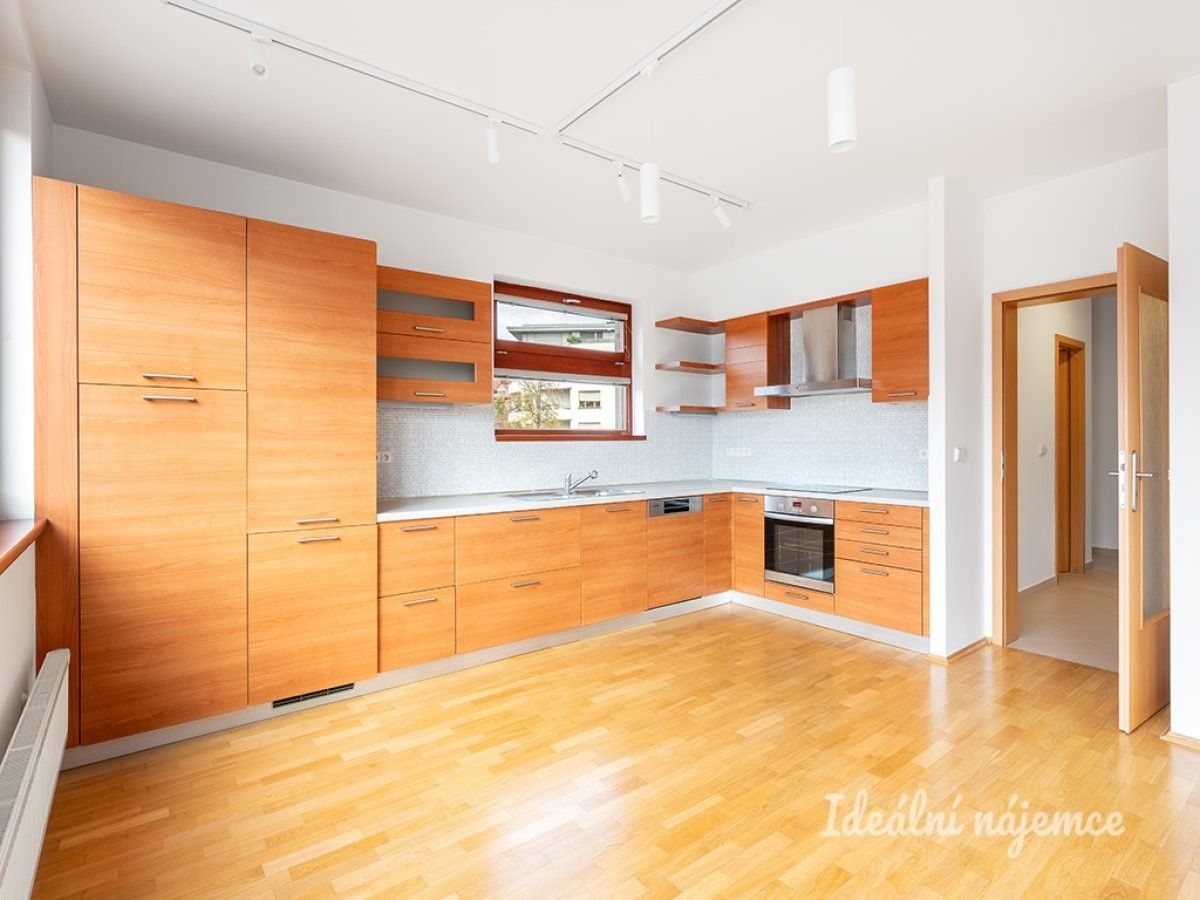 3+kk, Konopišťská, Praha, 94 m²