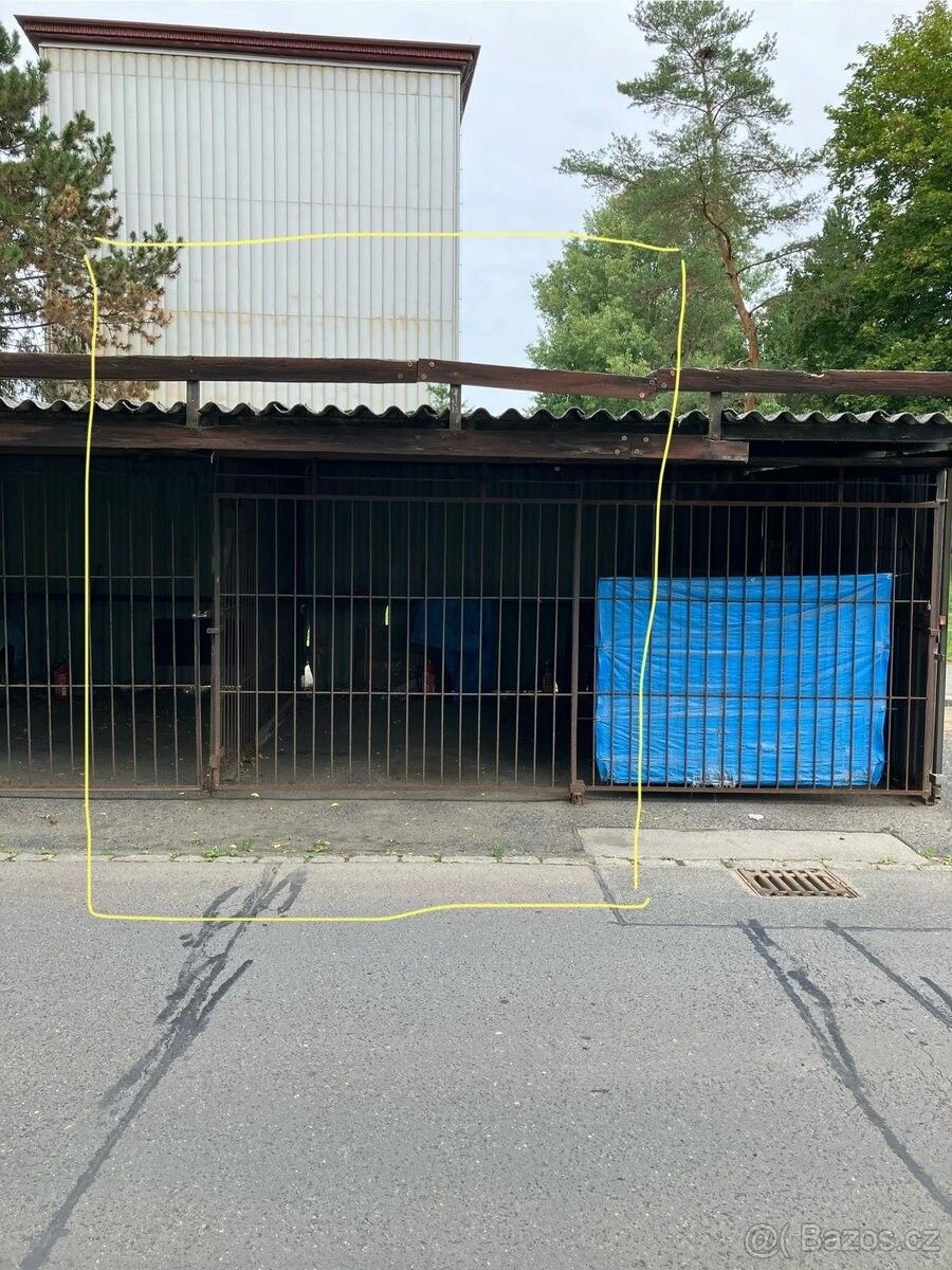 Garáže, Praha, 140 00