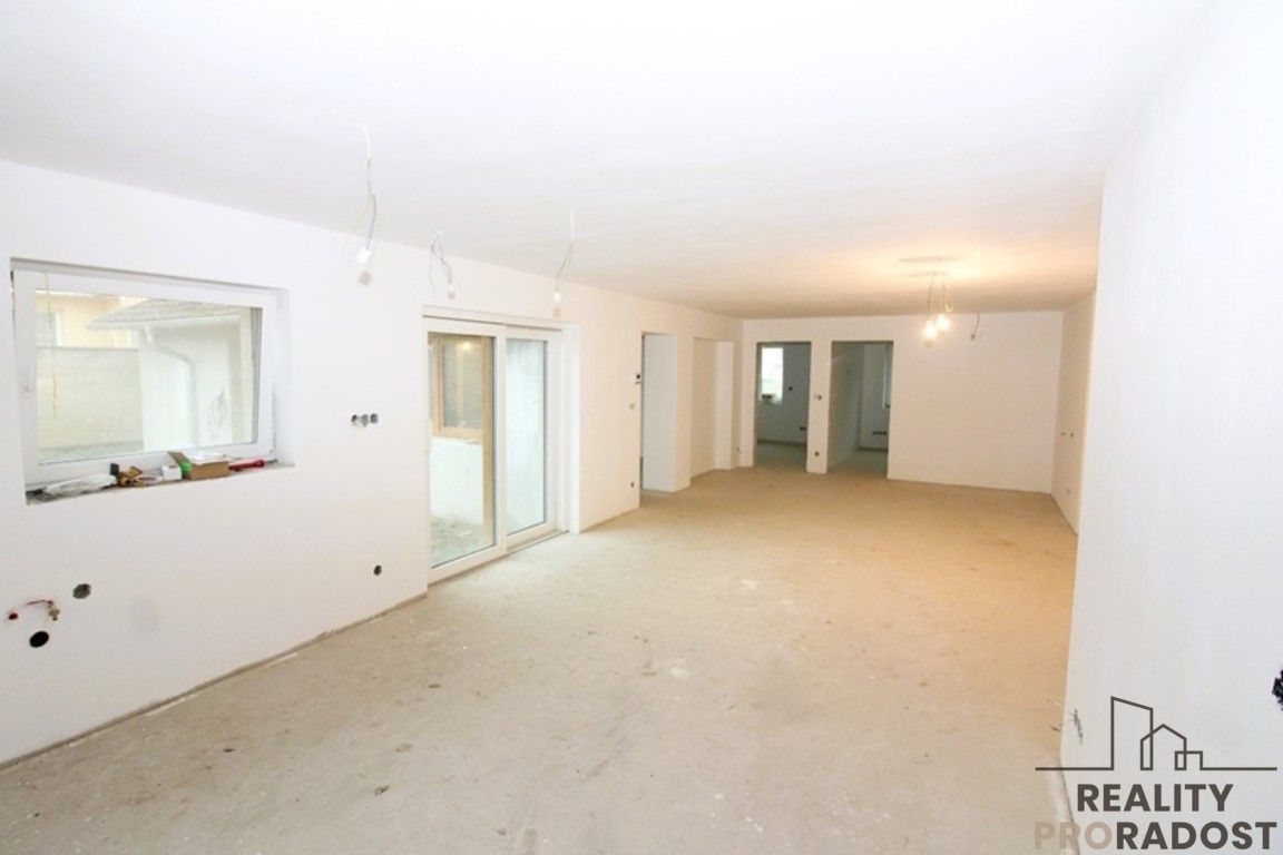 Rodinné domy, Chvalovice, 213 m²