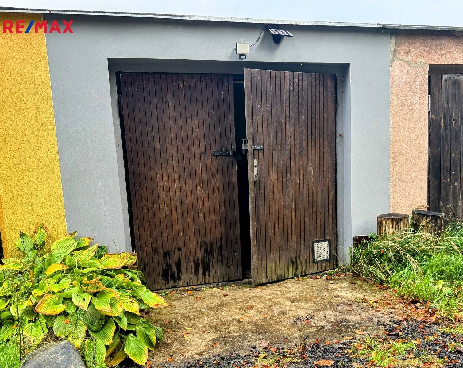 Garáže, Malá Veleň, 20 m²