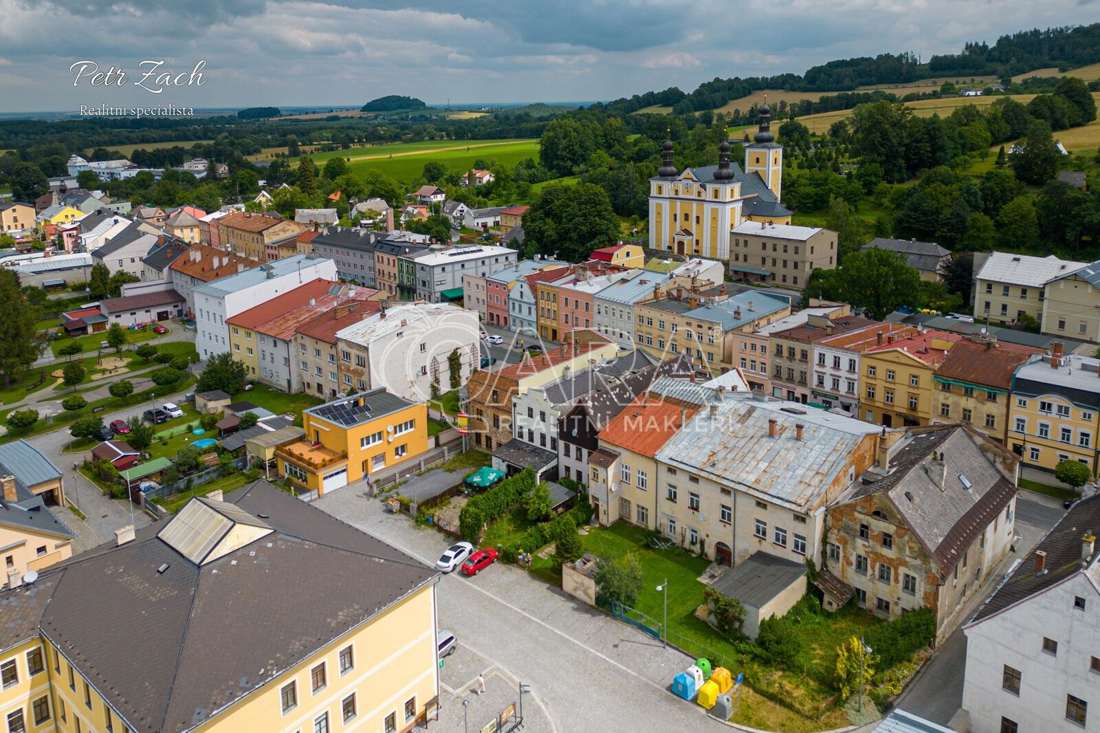 Ubytovací zařízení, nám. Svobody, Zlaté Hory, 390 m²