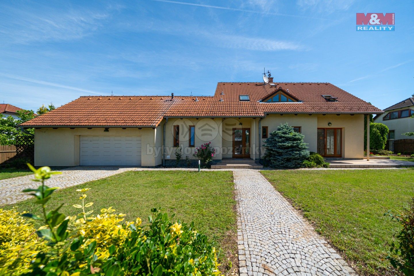 Prodej rodinný dům - Hněvotín, 304 m²