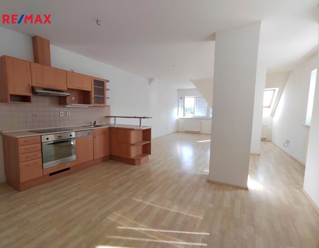 Pronájem byt 3+kk - Hradišťská, Blovice, 66 m²