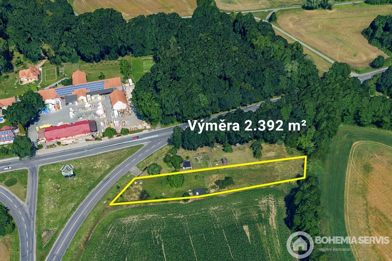 Zahrady, Přeloučská, Pardubice, 2 392 m²