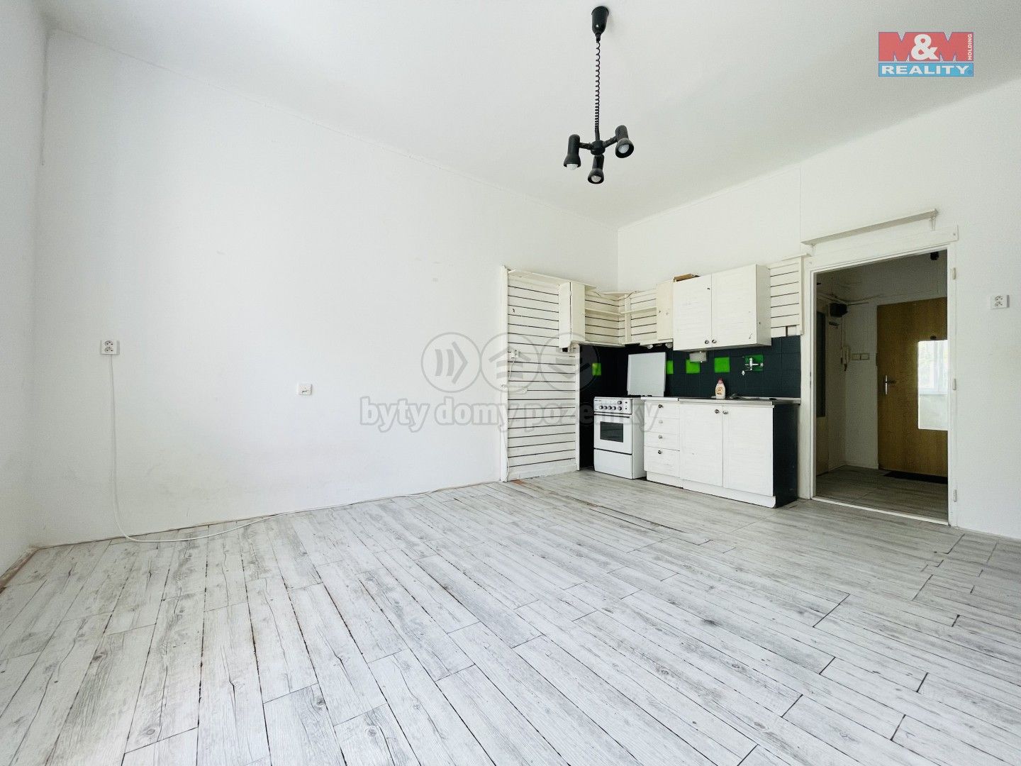 Prodej byt 1+kk - Krátká, Praha, 27 m²