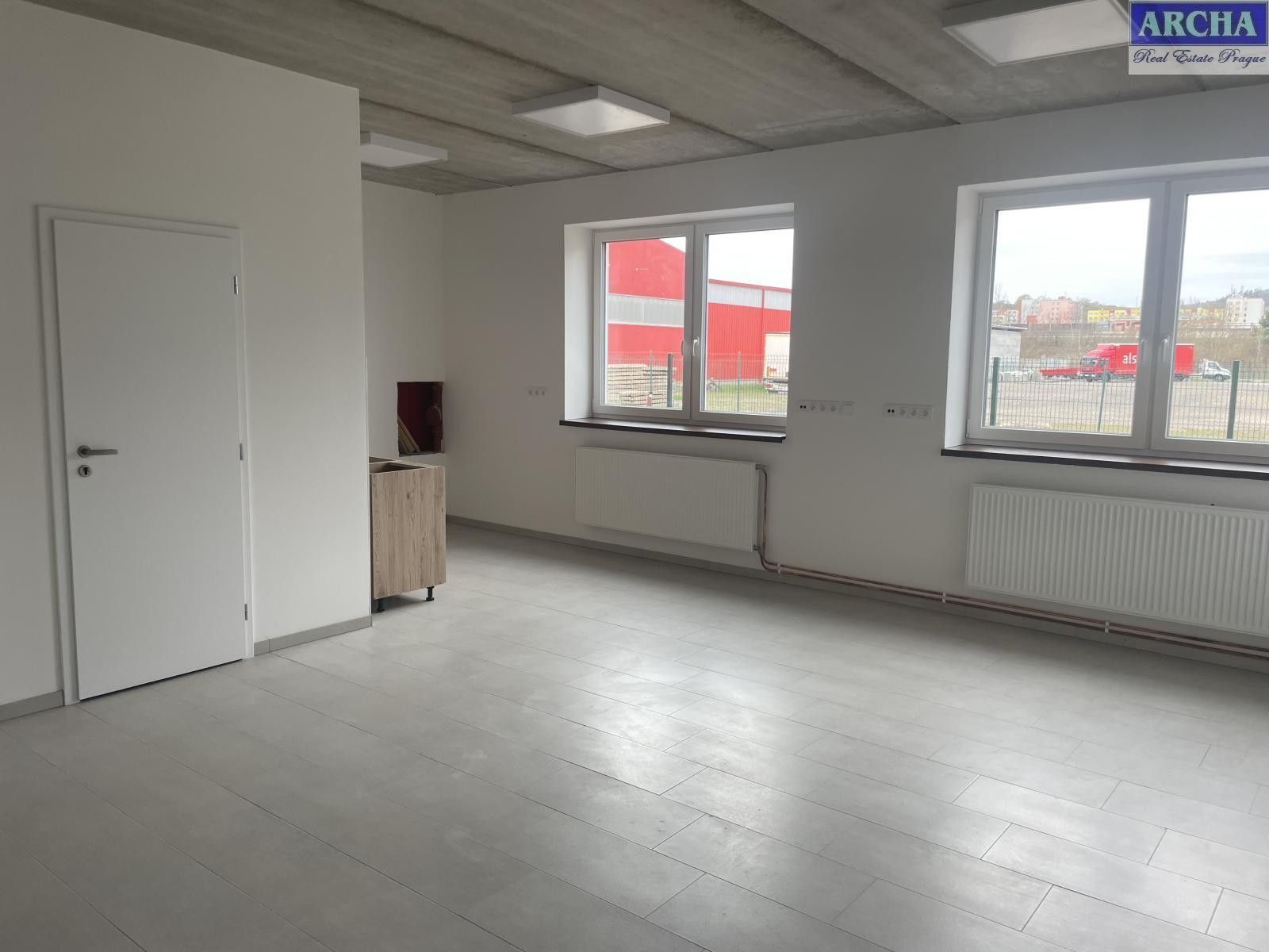 Pronájem kancelář - Králův Dvůr, 145 m²