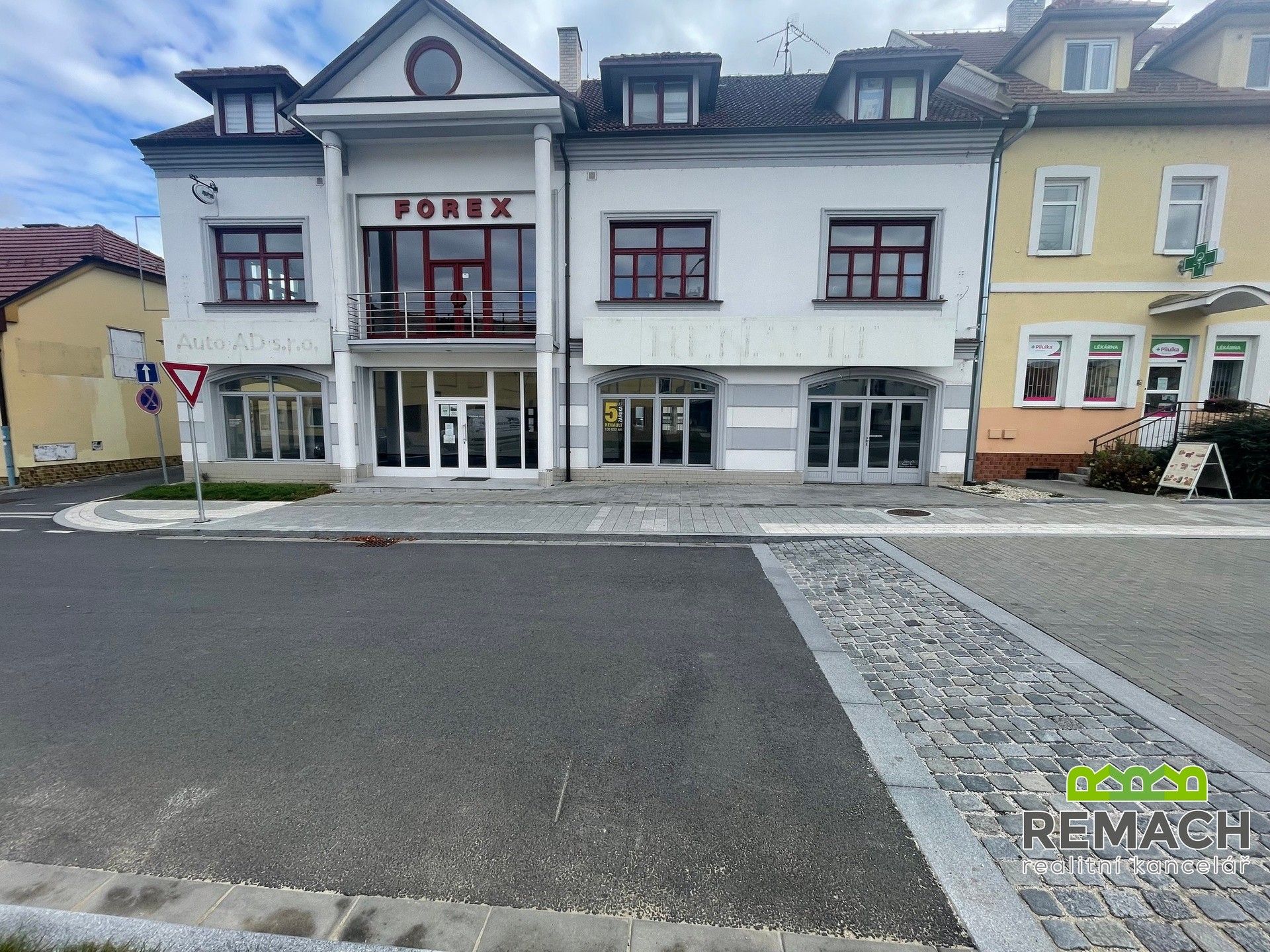 Pronájem kancelář - V Grni, Kunovice, 197 m²