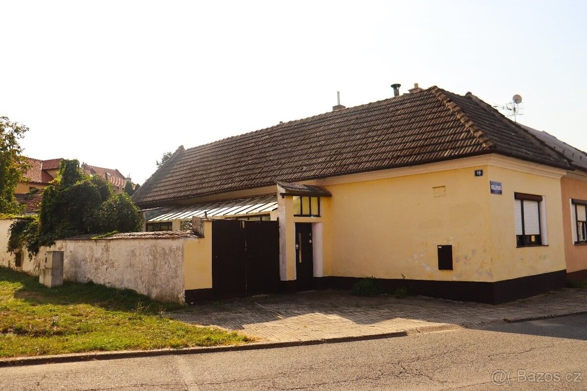 Prodej dům - Napajedla, 763 61, 203 m²