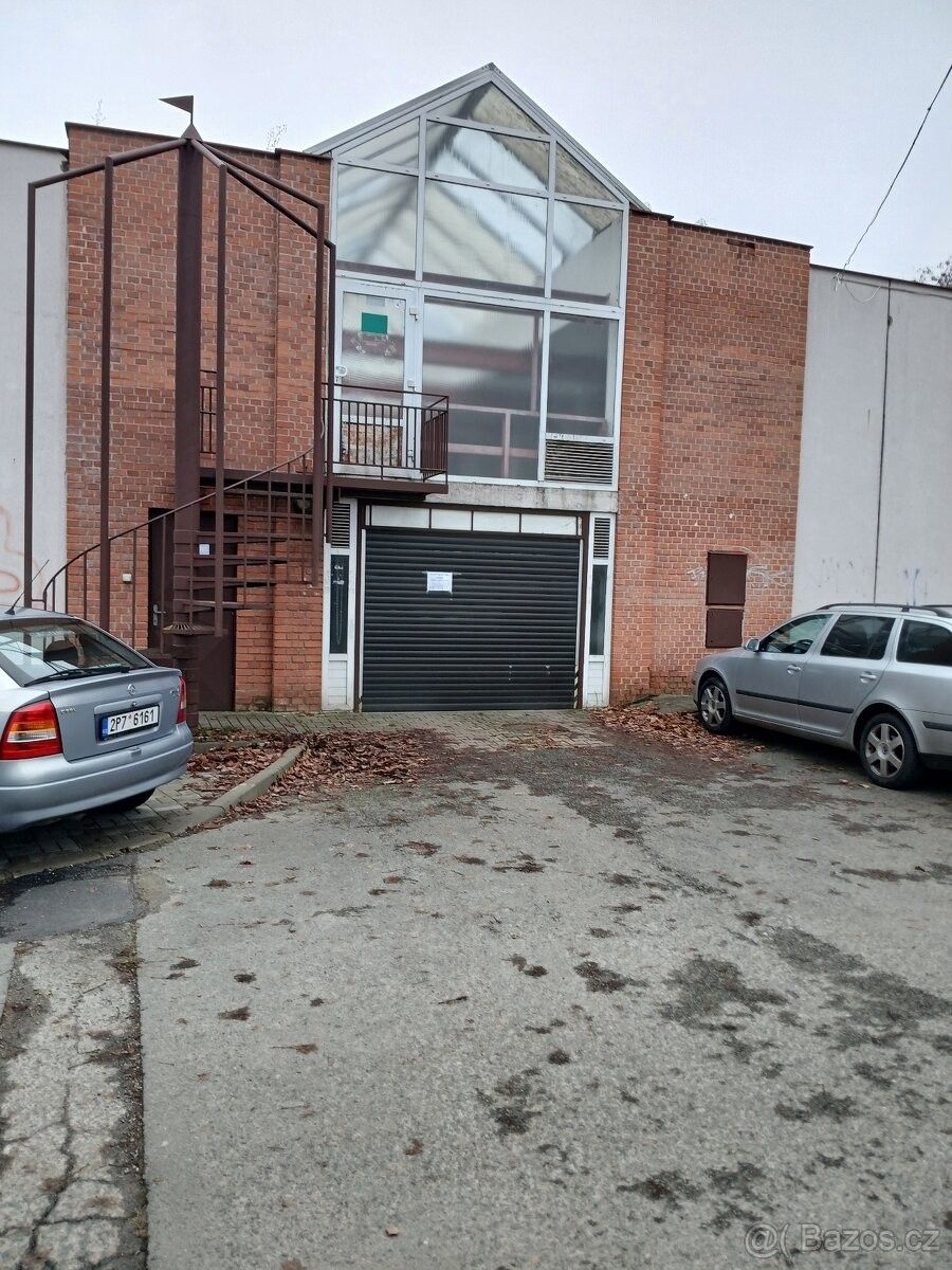 Garáže, Plzeň, 323 00
