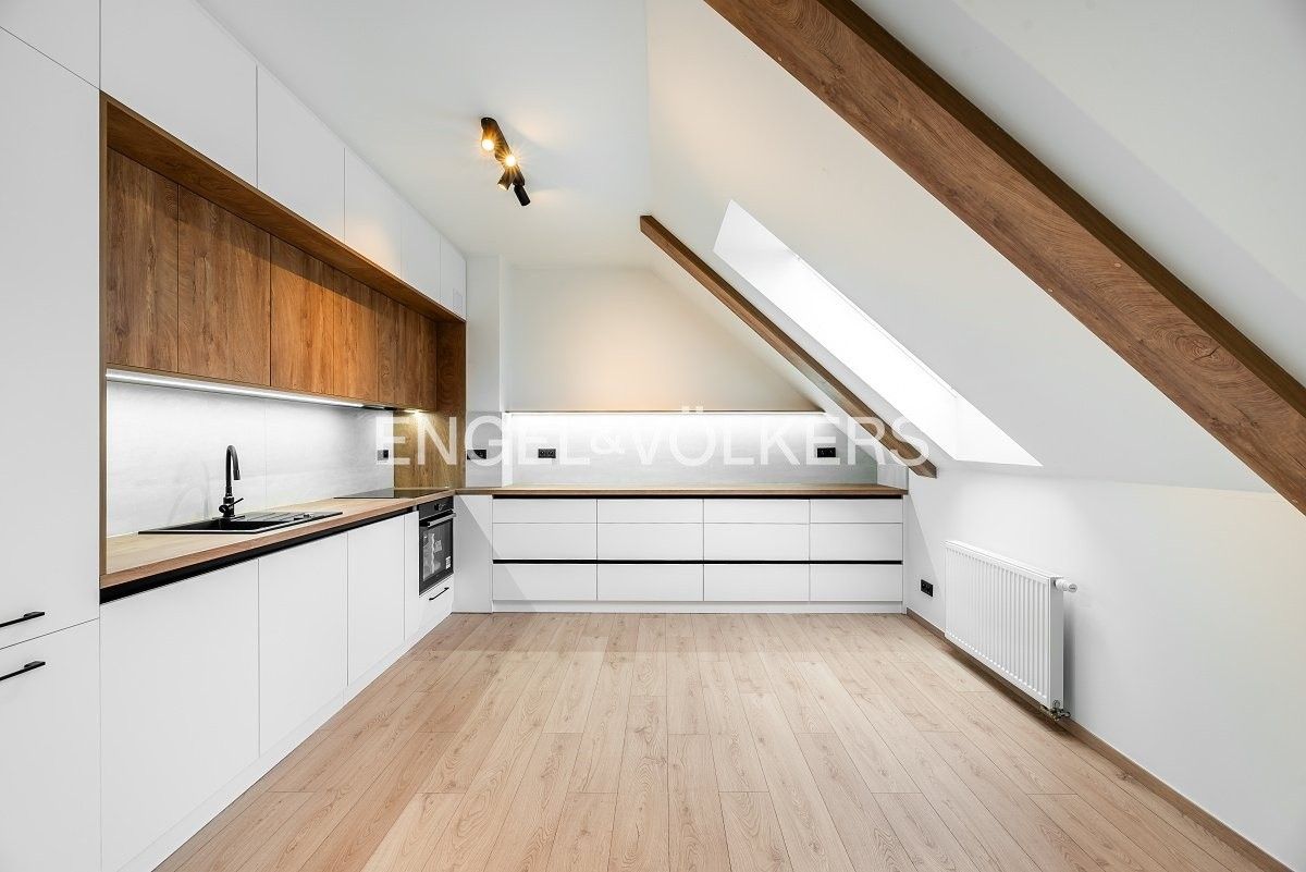 Pronájem byt 4+kk - Bartoškova, Praha, 128 m²