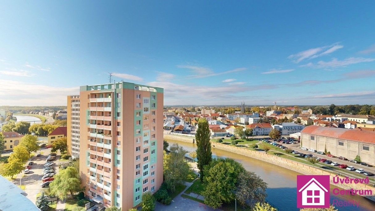 3+1, sídl. Dukelských hrdinů, Břeclav, 79 m²