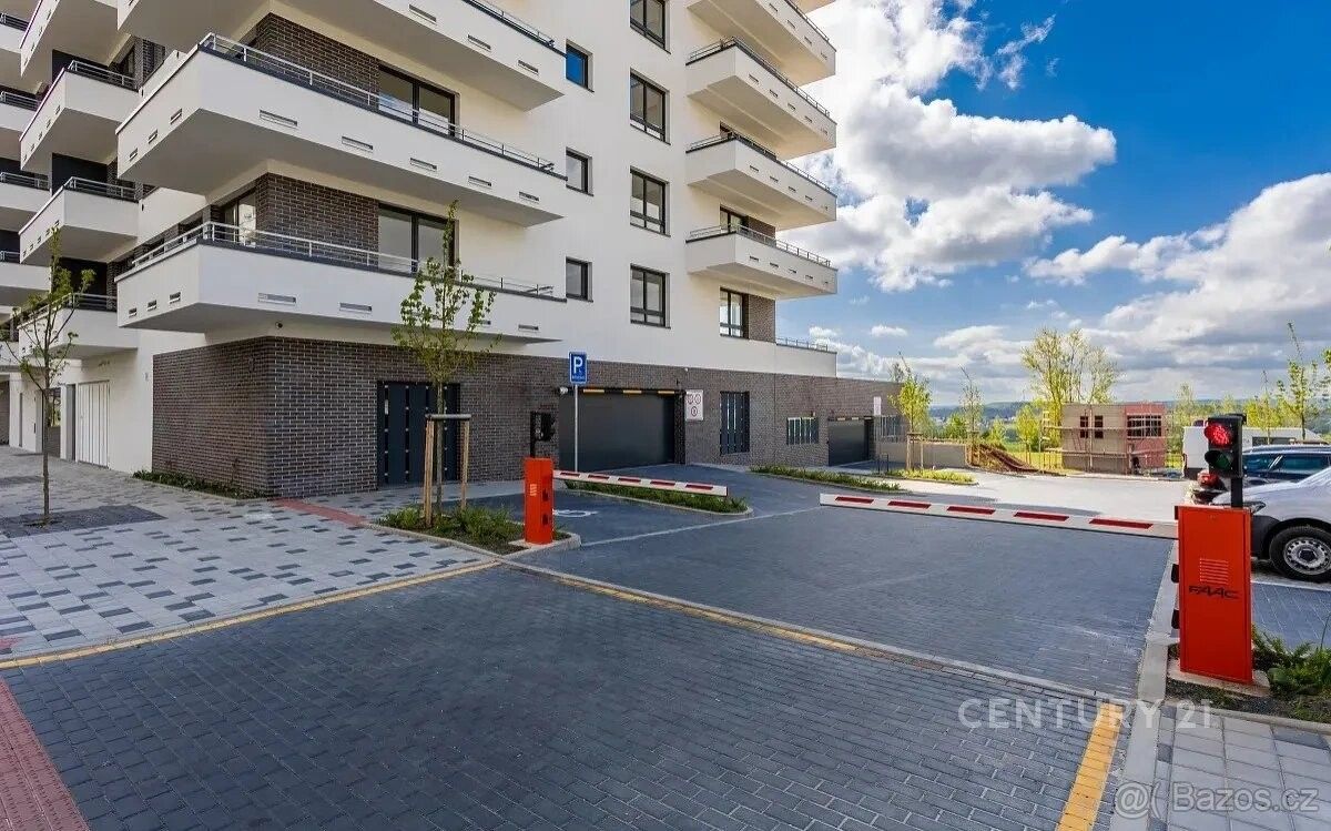 Garáže, Praha, 150 00