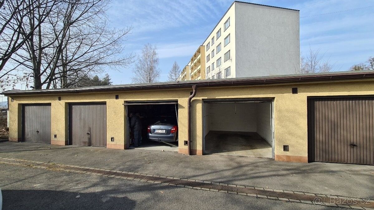 Garáže, Frýdek-Místek, 738 01