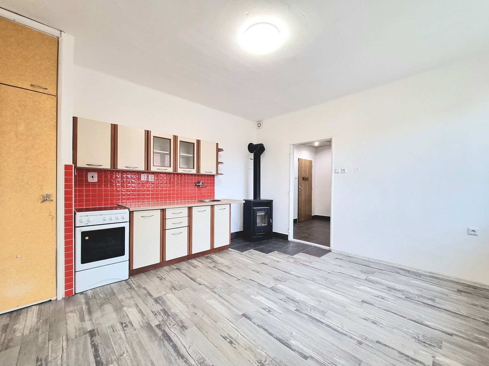 Prodej byt 2+kk - Slovenského nár. povstání, Jaroměř, 47 m²