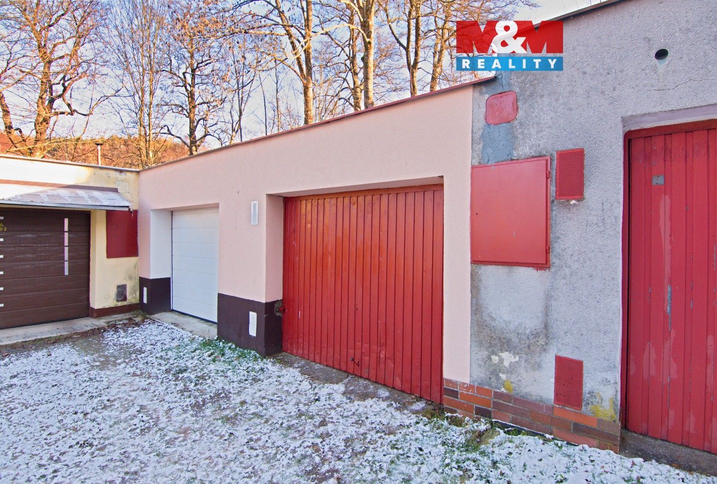 Garáže, Hlavní, Smržovka, 17 m²