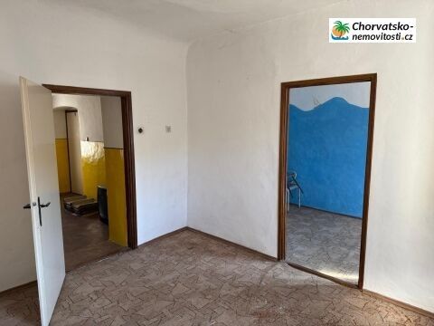 Byty, 987 66, Zahraničí