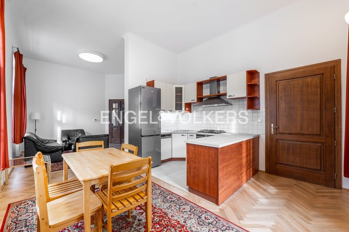 Pronájem byt 3+kk - Štefánikova, Praha, 90 m²