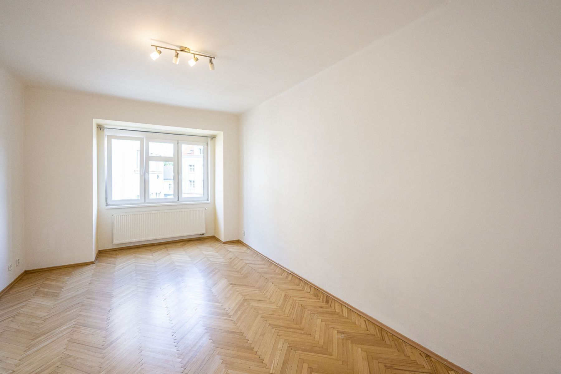 2+kk, Krejčího, Praha, 40 m²