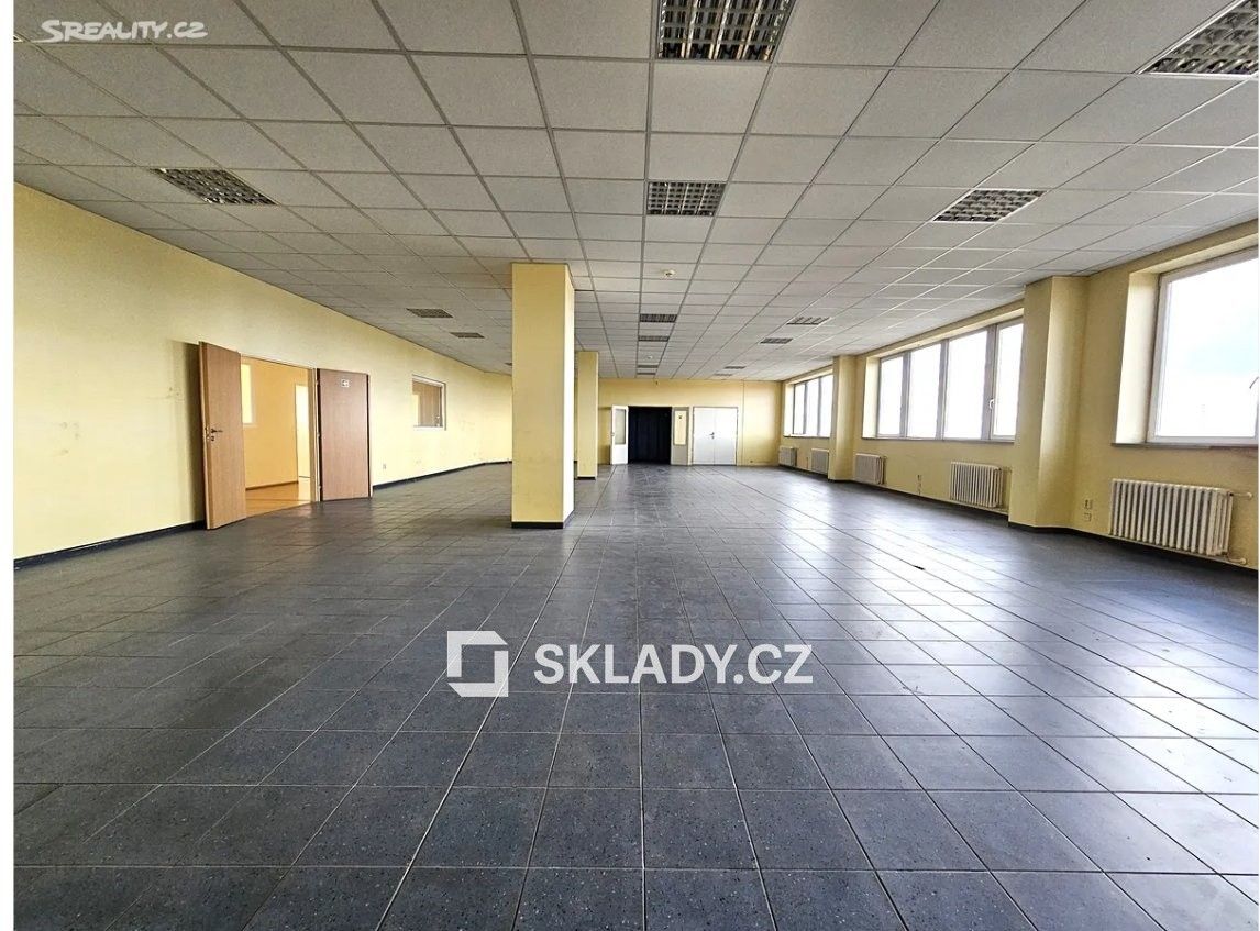 Sklady, Čakovice, Praha, 714 m²