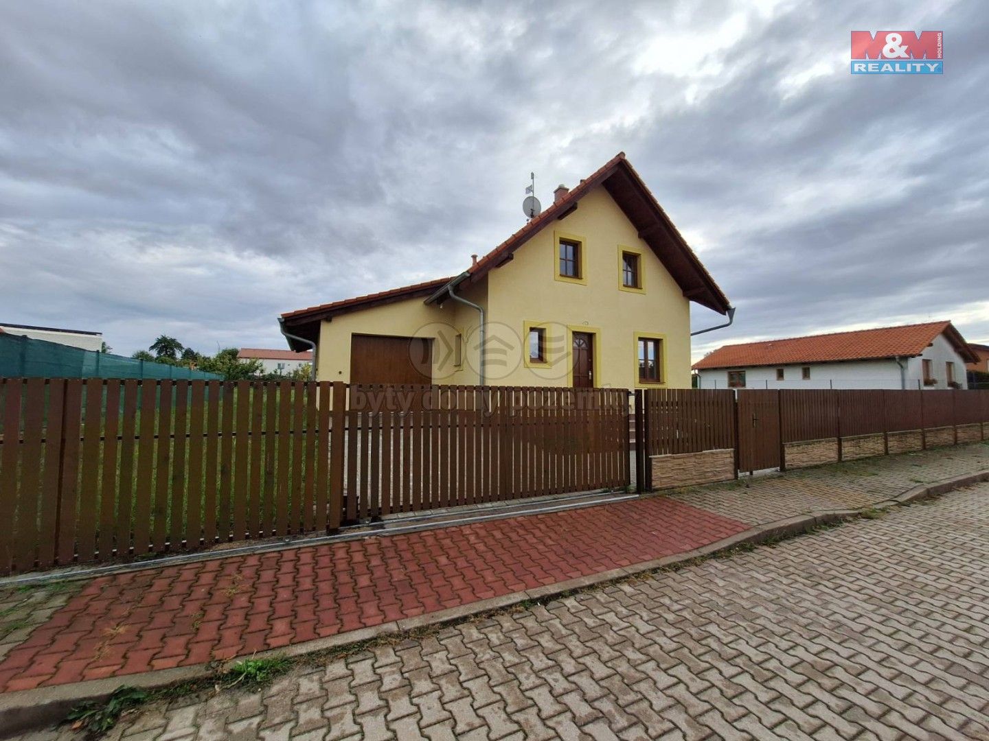 Prodej rodinný dům - Pod Vinicí, Postřižín, 102 m²