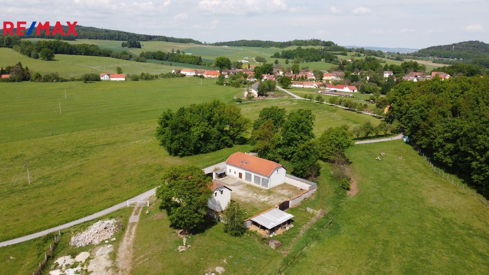 Prodej komerční - Žitná, Hracholusky, 460 m²