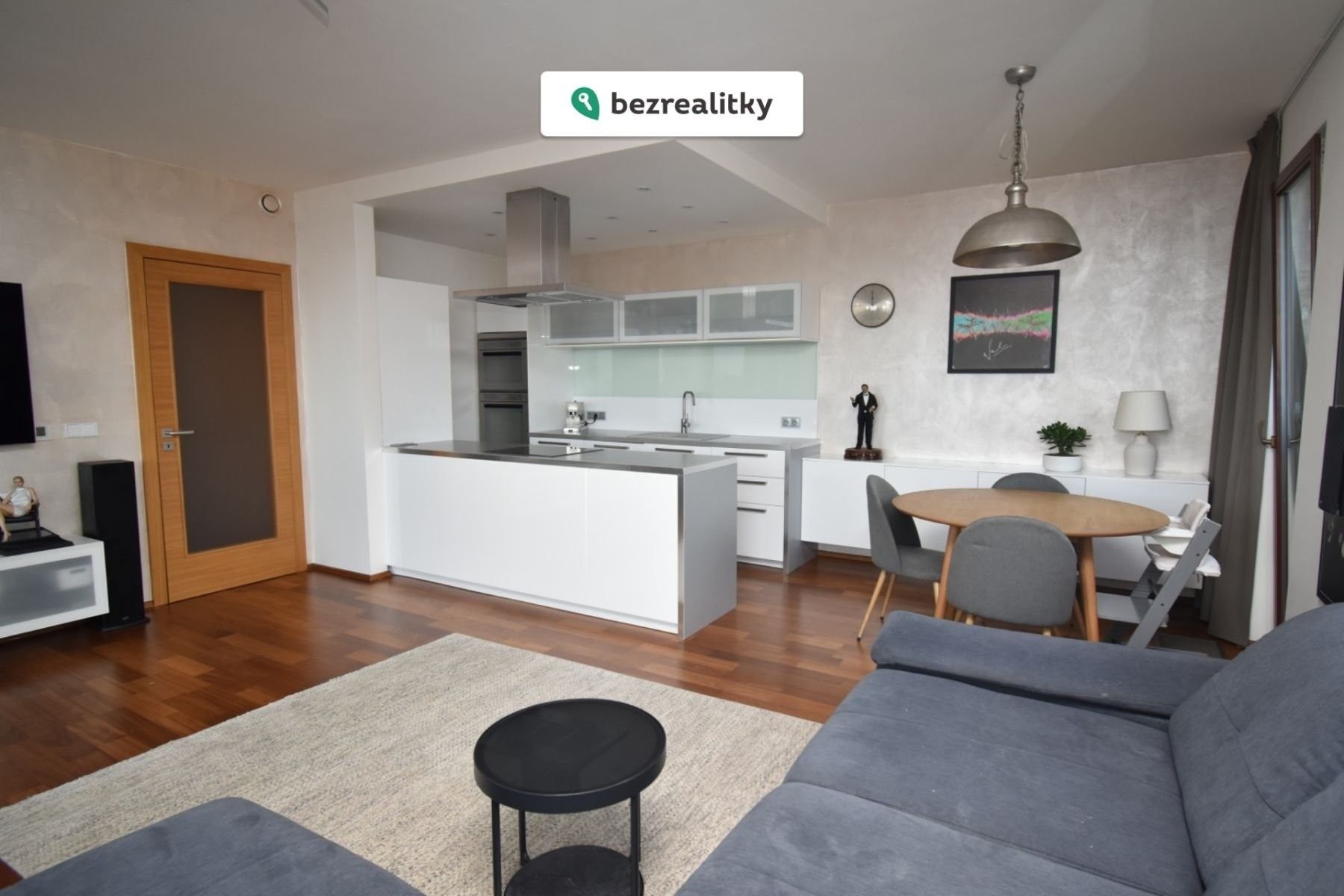 3+kk, Na pomezí, Praha, 94 m²