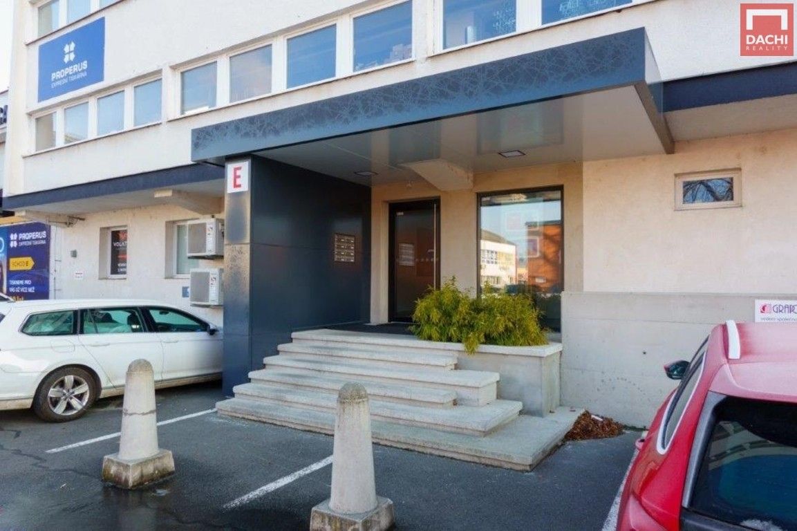 Sklady, Šlechtitelů, Olomouc, 272 m²