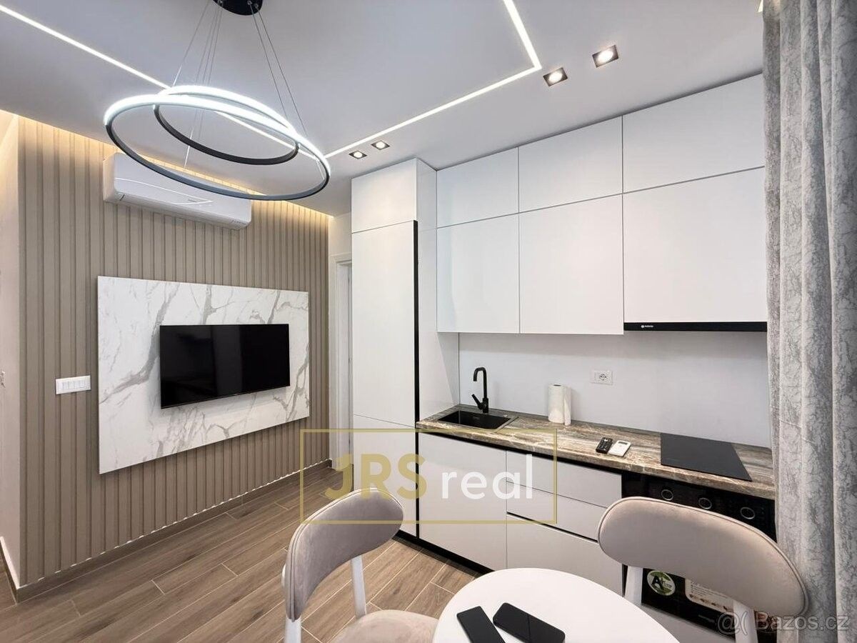 Byty, 987 66, Zahraničí