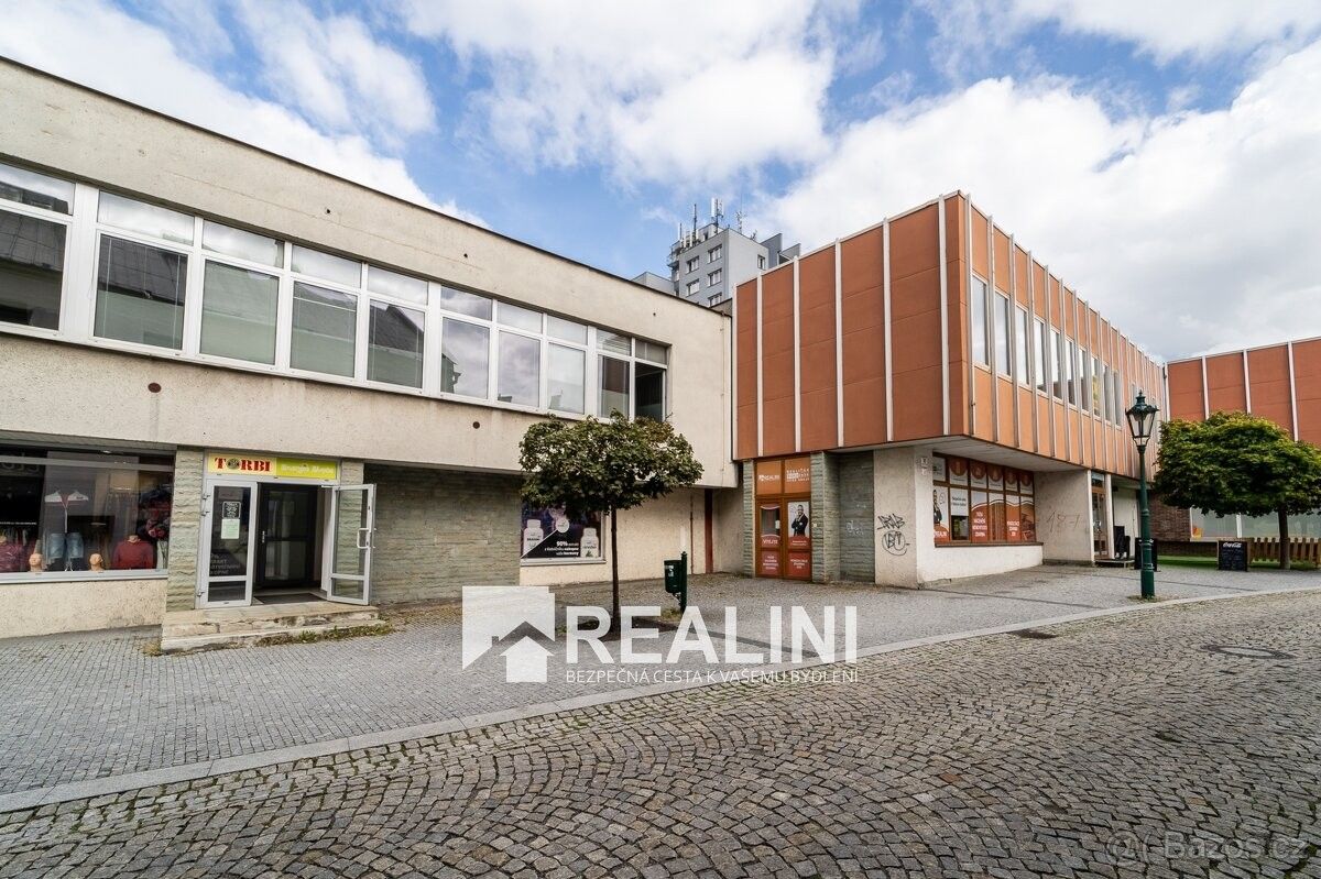 Prodej obchodní prostory - Karviná, 733 01, 832 m²