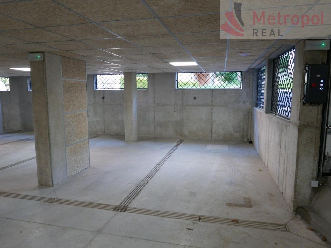 Garáže, Rumunská, Karlovy Vary, 13 m²