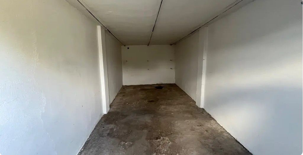 Garáže, Praha, 190 00