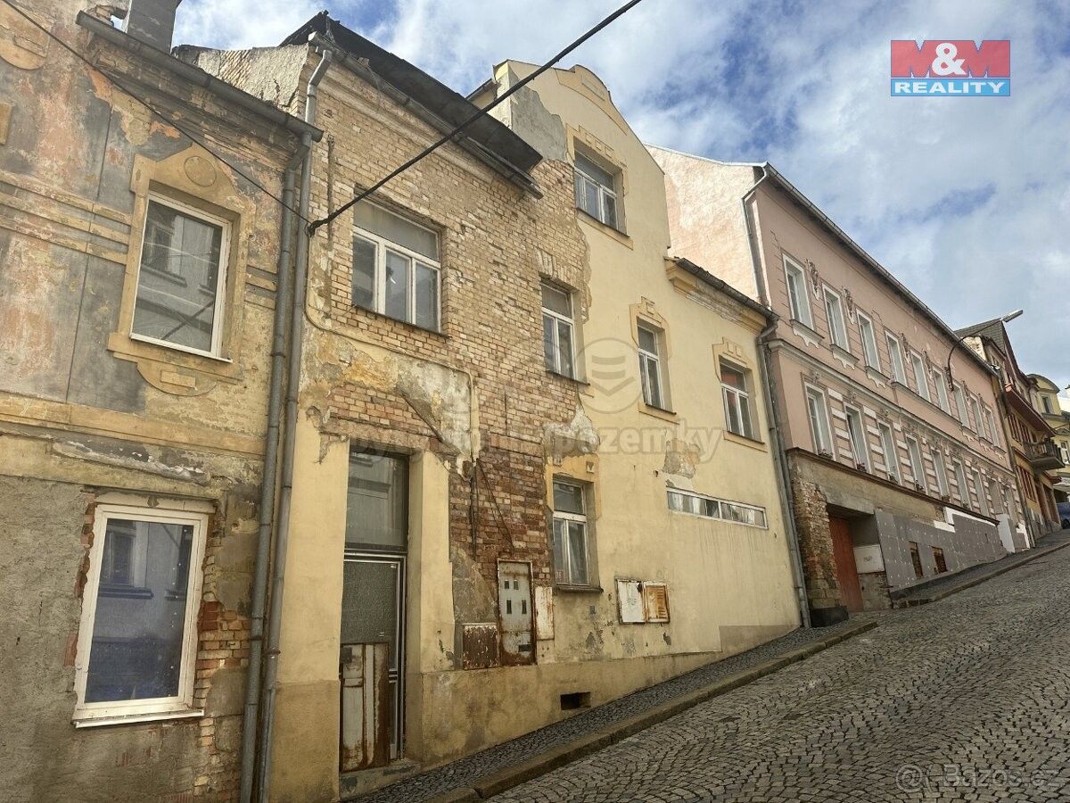 Rodinné domy, Chebská, Luby, 250 m²