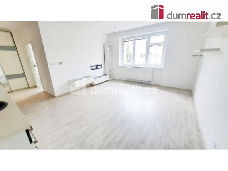 2+kk, Ve struhách, Praha, 46 m²