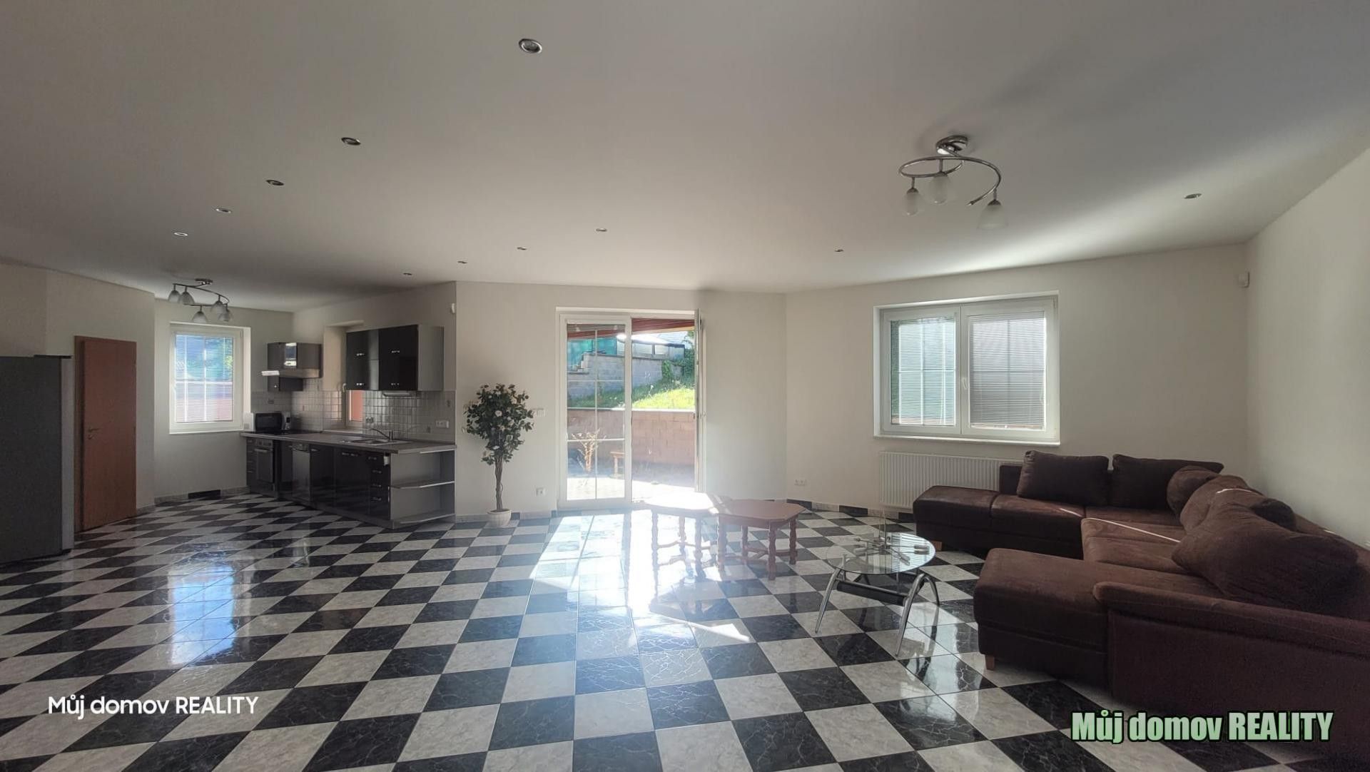 Prodej rodinný dům - Pod Karlovarskou silnicí, Praha, 260 m²