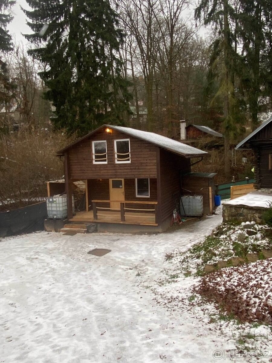 Chaty, Davle, 252 06