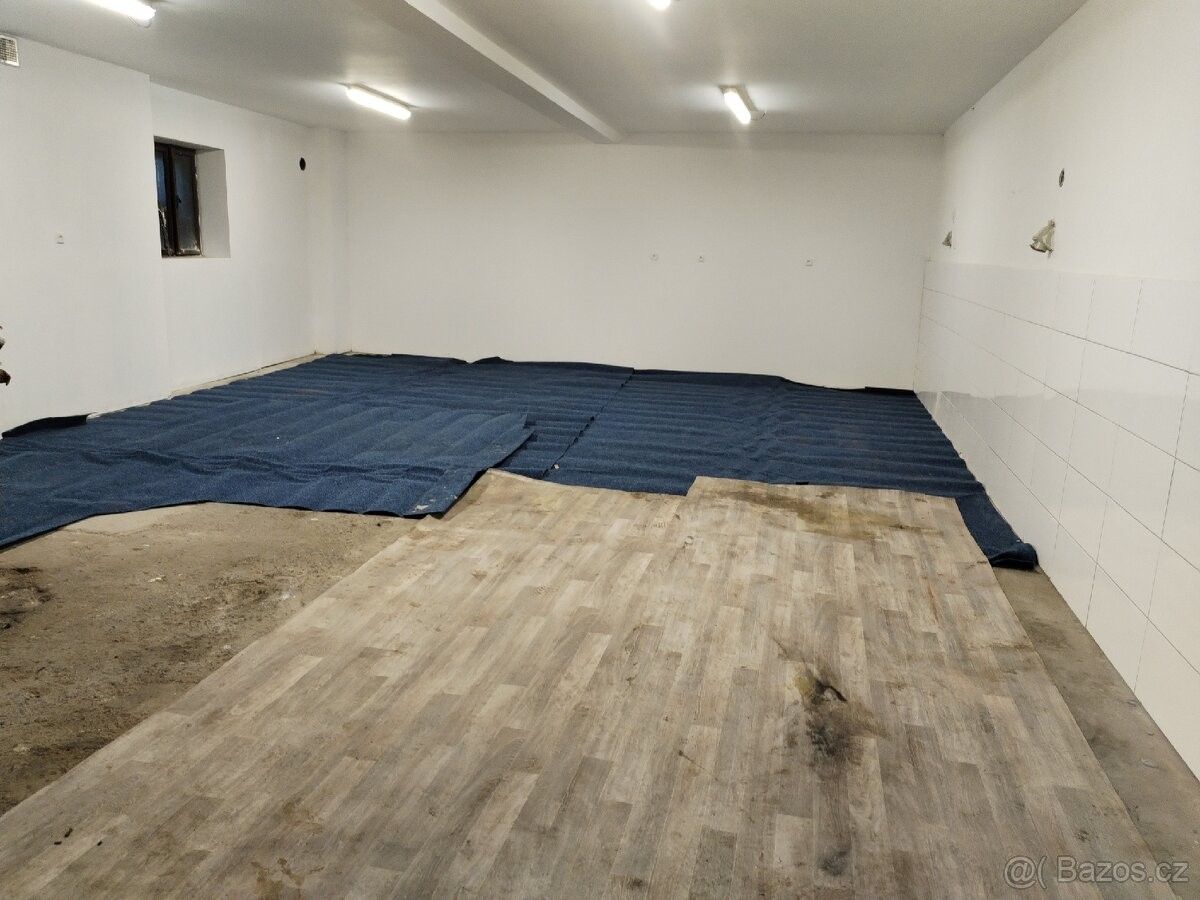 Garáže, Hradec nad Svitavou, 569 01