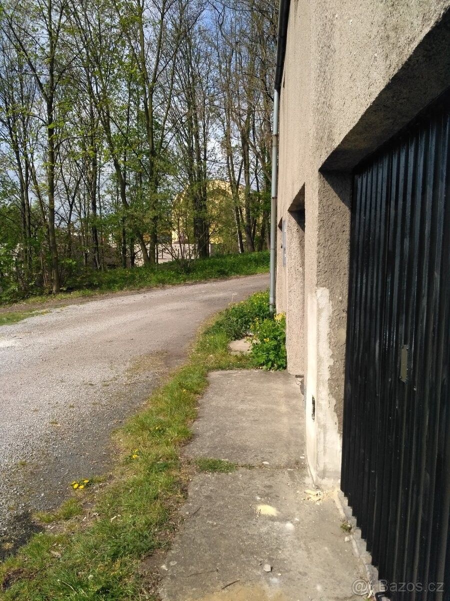 Garáže, Ostrava, 710 00