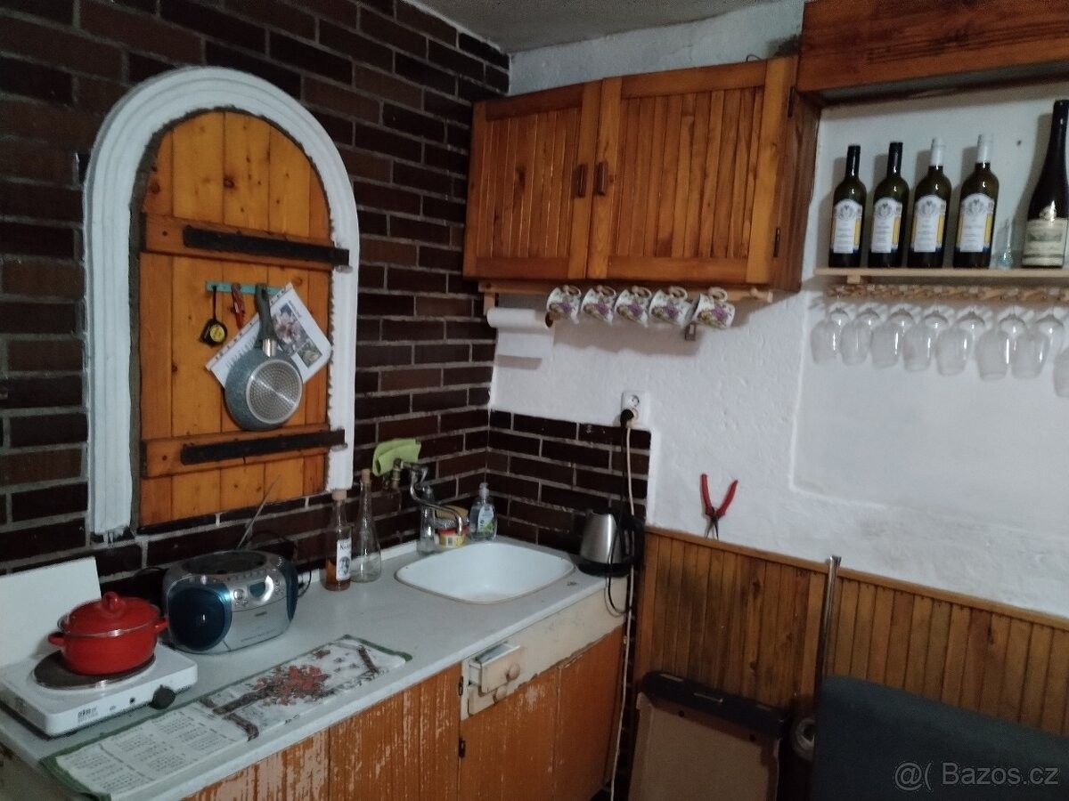 Chaty, Hustopeče u Brna, 693 01