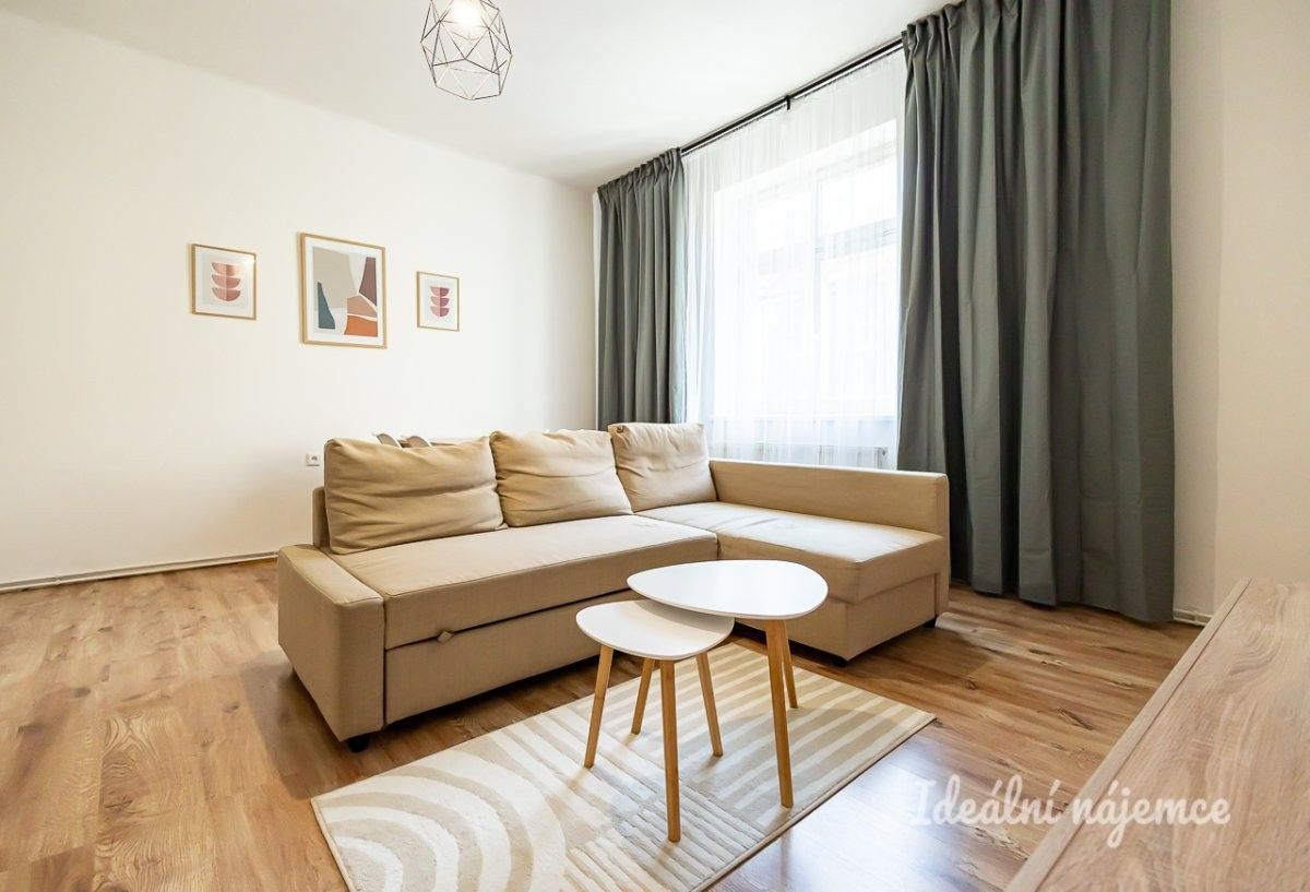 2+kk, Kralická, Praha, 53 m²