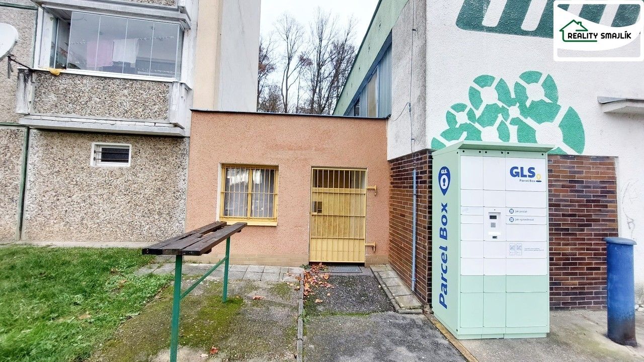 Obchodní prostory, Dvořákova, Cheb, 14 m²