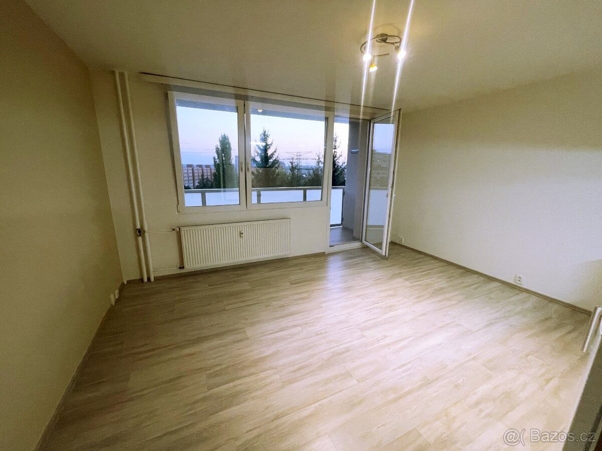 1+kk, Praha, 143 00, 27 m²