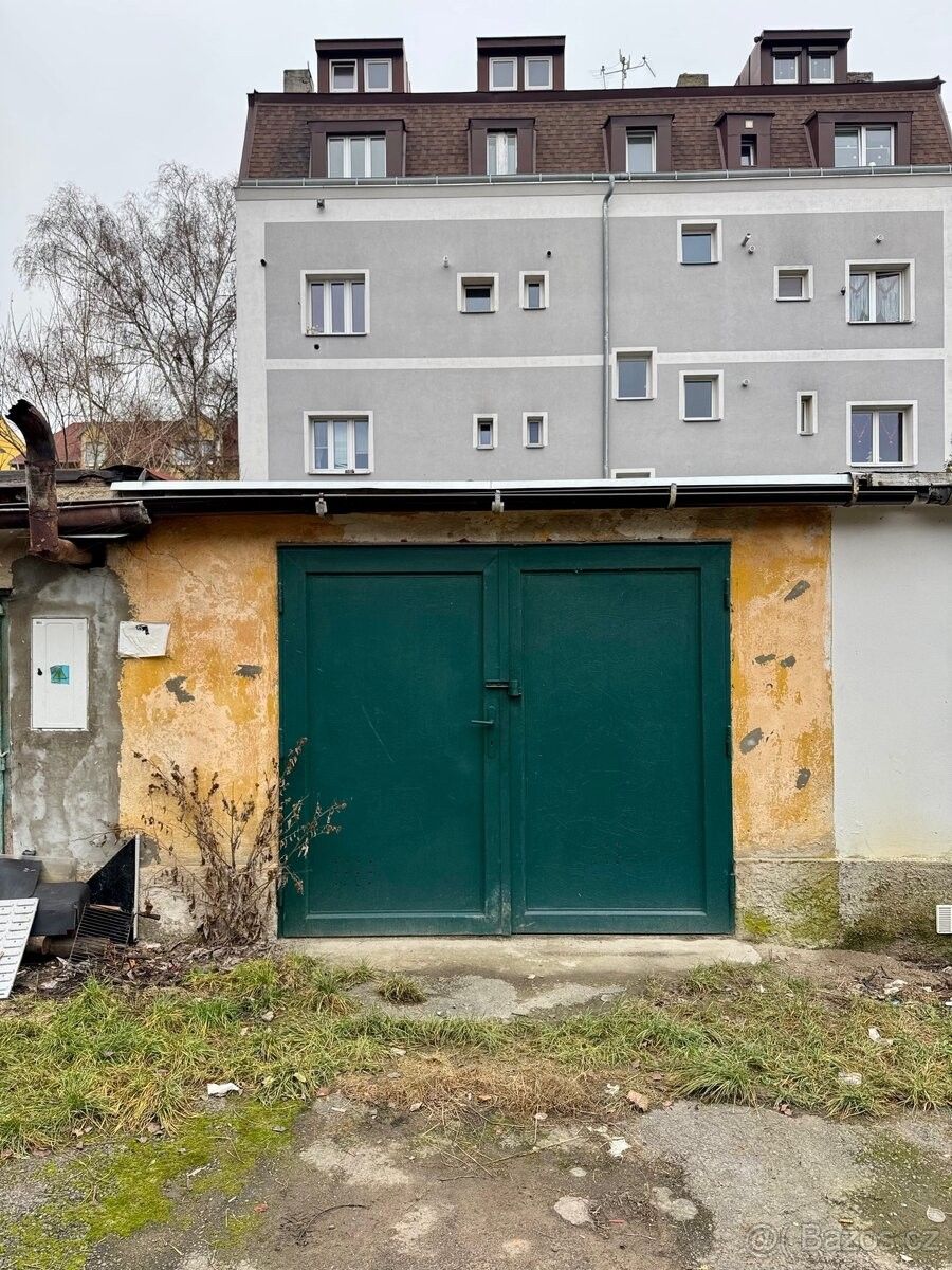 Garáže, Karlovy Vary, 360 05