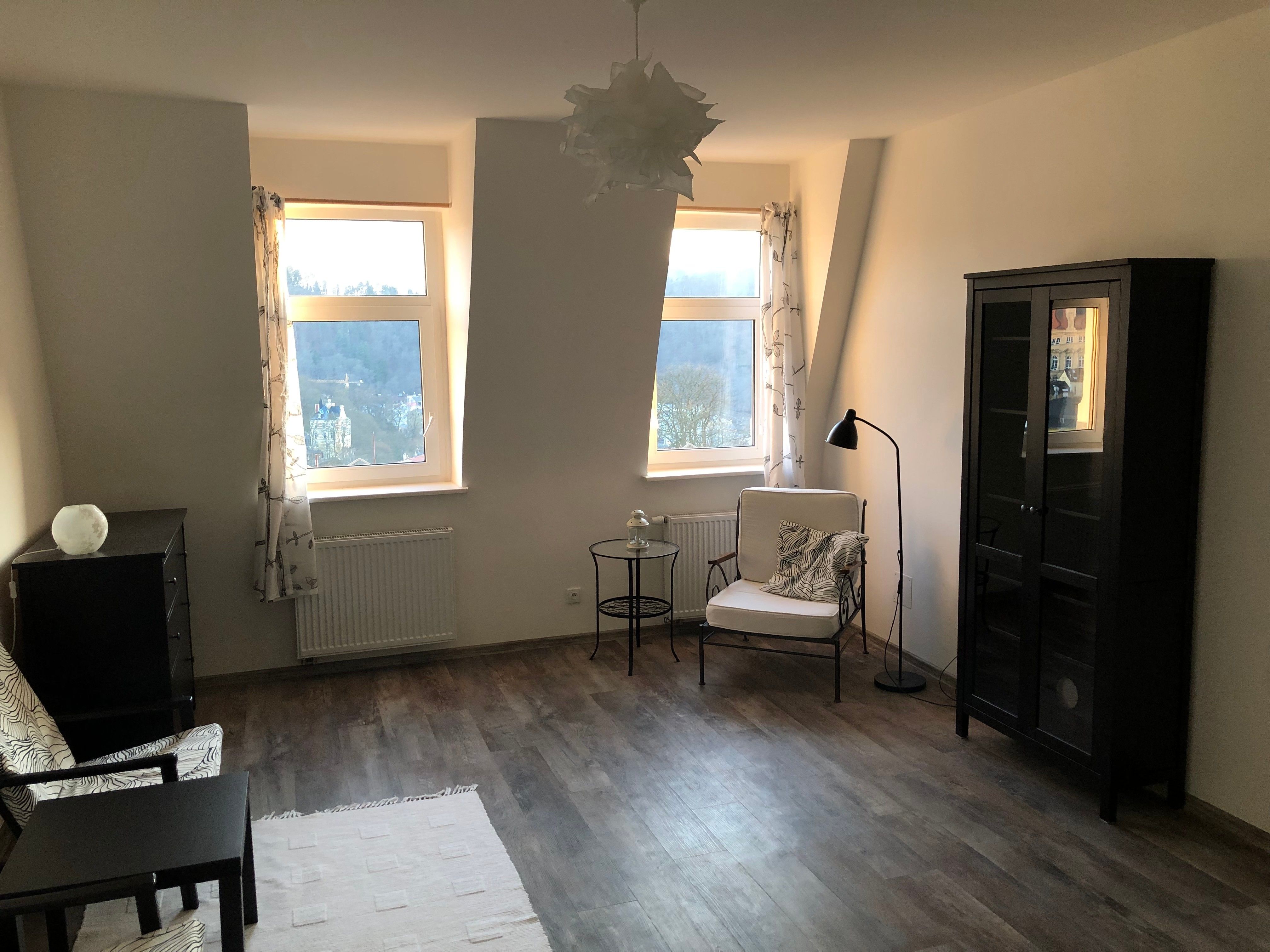 Pronájem byt 1+1 - Na Vyhlídce , Karlovy Vary, 38 m²