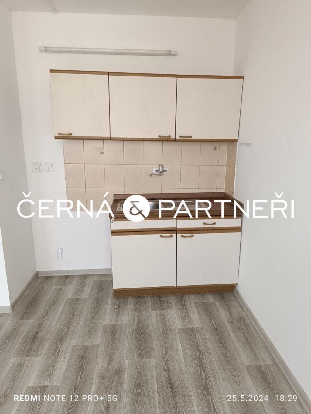 1+kk, U Věžových domů, Most, 21 m²