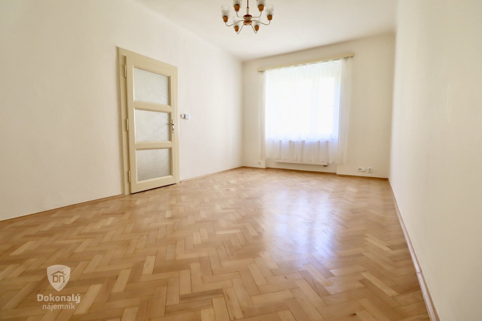 2+kk, Tolstého, Praha, 52 m²