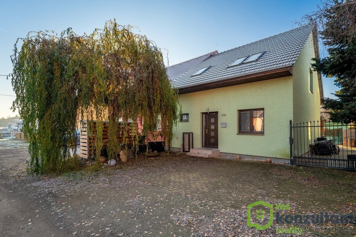 Rodinné domy, Blučina, 664 56